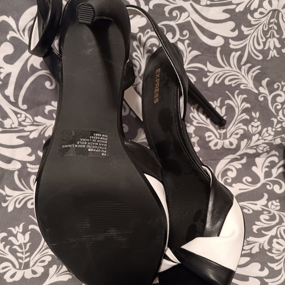 Express black and white heels - Picture 3 of 6